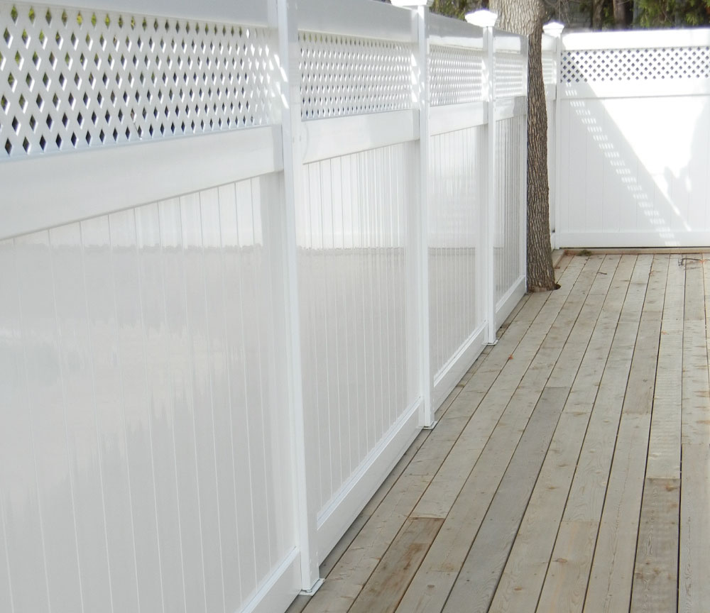 custom fencing in ottawa backyard